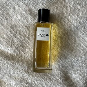 CHANEL Misia Fragrance with Golden Hue